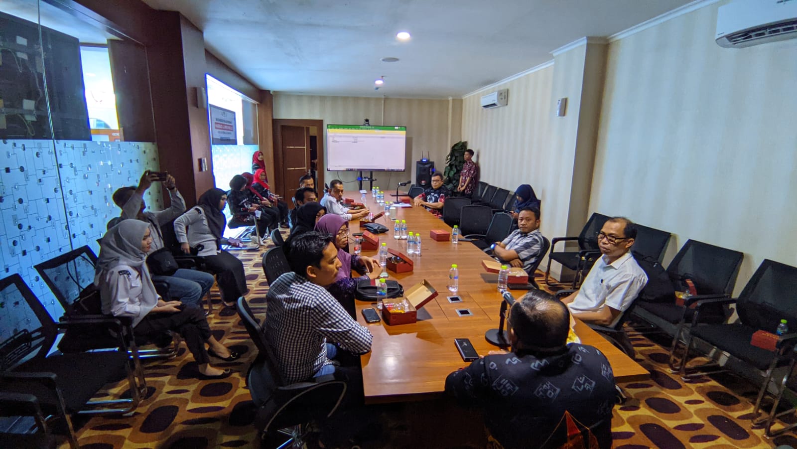 Ketua dan Anggota Bawaslu Kota Parepare bersama KPU Kota Parepare melakukan visitasi rumah sakit