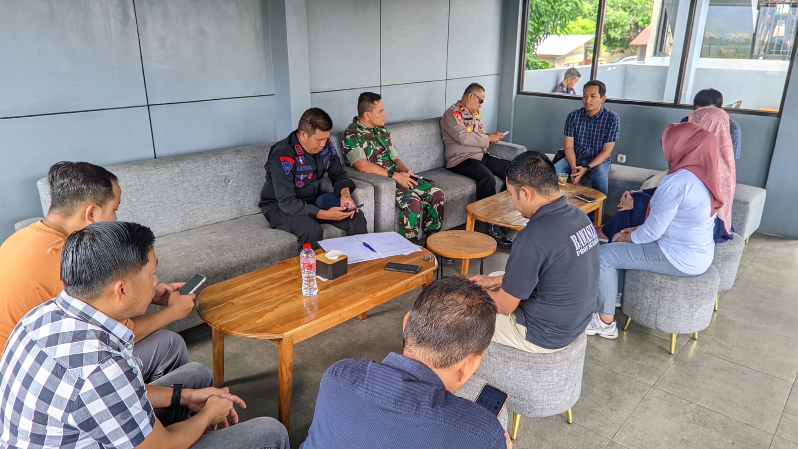 Bawaslu dan KPU Parepare bersama stakeholder rapat koordinasi terkait persiapan pendaftaran paslon walikota dan wakil walikota parepare pada pemilihan 2024